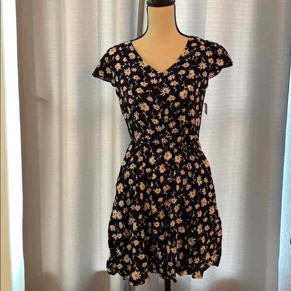 Xhilaration Dresses & Skirts - NWT Xhilaration dress with pockets Sz Med